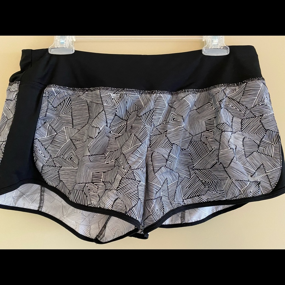 Nike Women’s Large Pattern Shorts